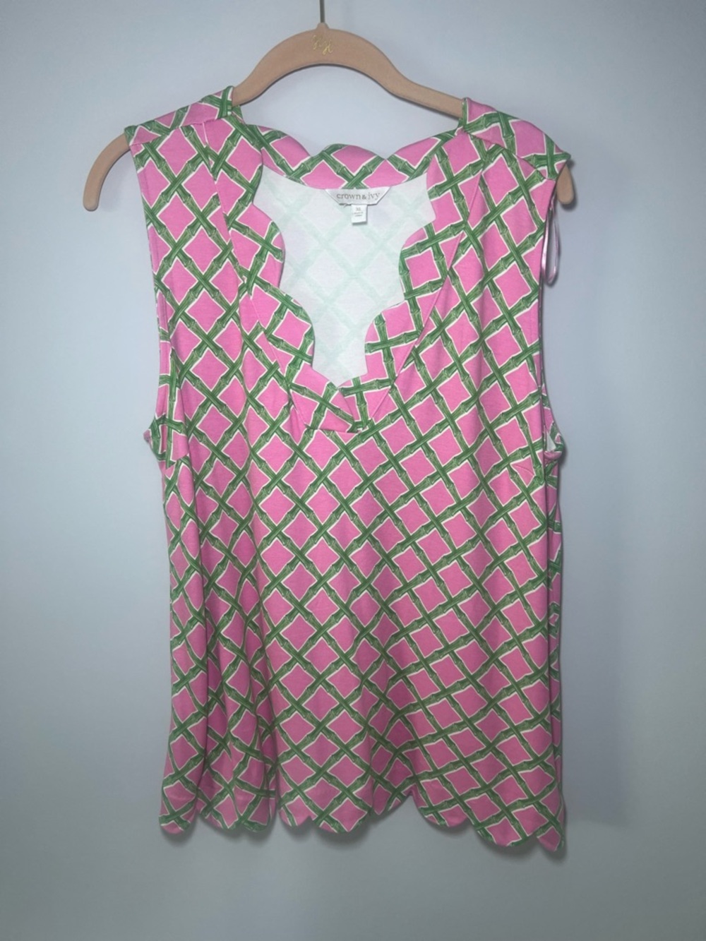 Scalloped SleevelessTop